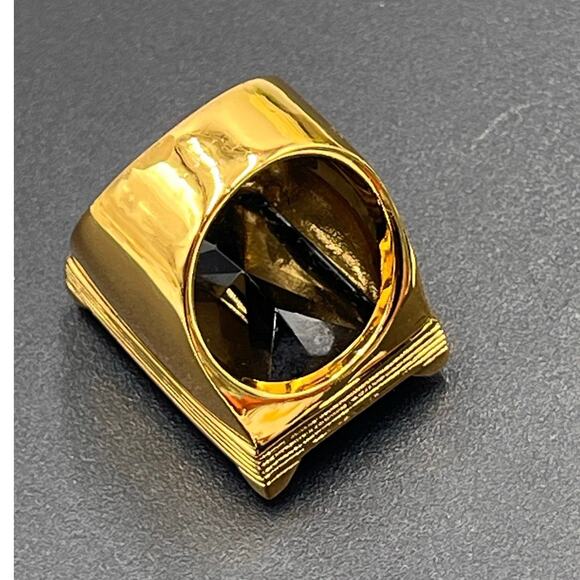 Trina Turk‎ Large Blue Rectangle Bezel Glass Gold Tone Ring Sz 7.25 - Picture 6 of 10